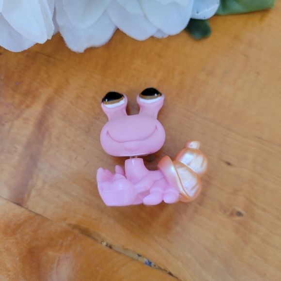Littlest Pet Shop LPS #952 Pink Hermit Crab Brown Eyes - Picture 11 of 12
